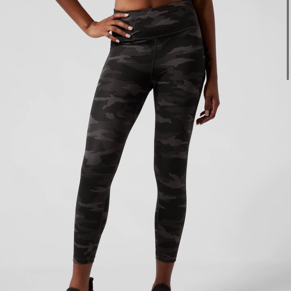ATHLETA Ultimate Stash Pocket Camo 7/8 Tight NEW FREE SHIPPING!!